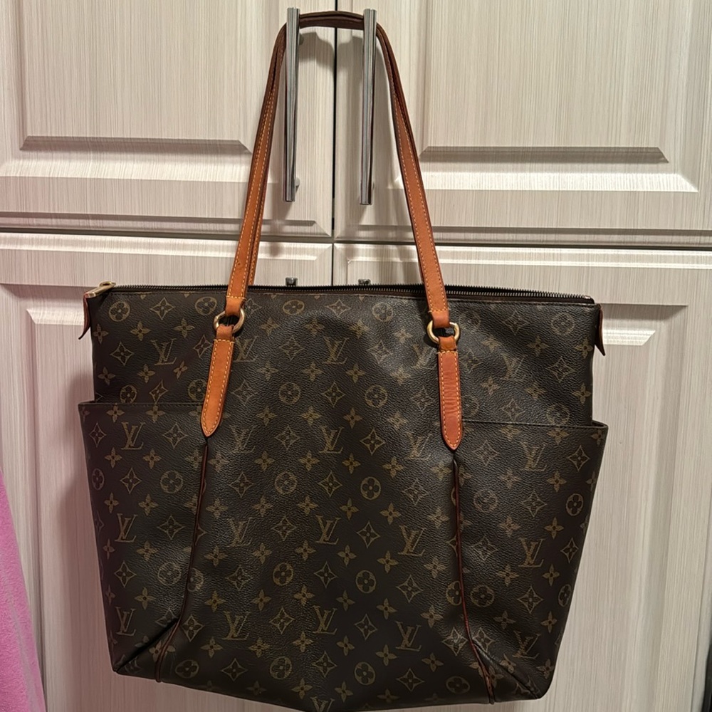 Louis Vuitton Totally GM 🌷 Discontinued